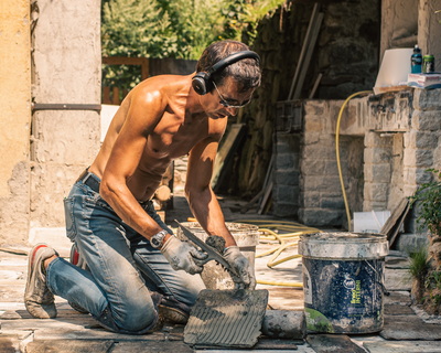 Laying tiles